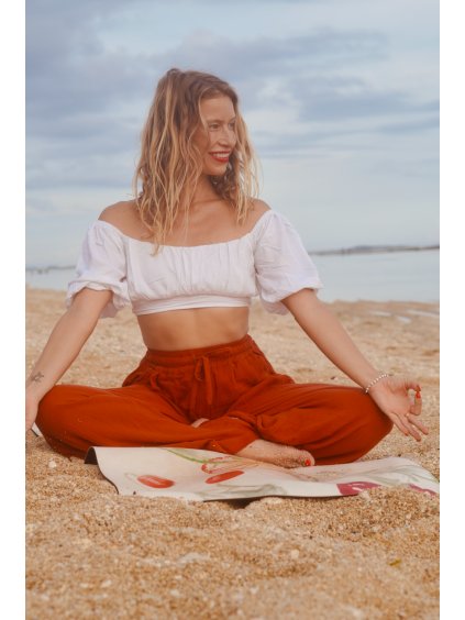 terakota kalhoty na meditaci judita berkova baliterakota kalhoty na meditaci judita berkova baliDSC00705