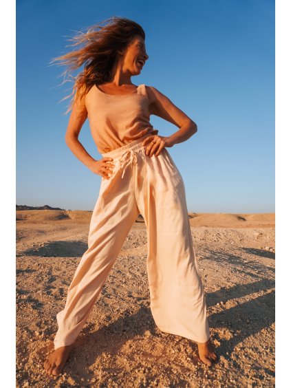 meruňkové široké kalhoty královna ze sáby judita berkova kolekce podzim 202ř 1