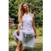 zahradní dáma bílé zavinovací sofistikované šaty judita berkova bali kolekce 08