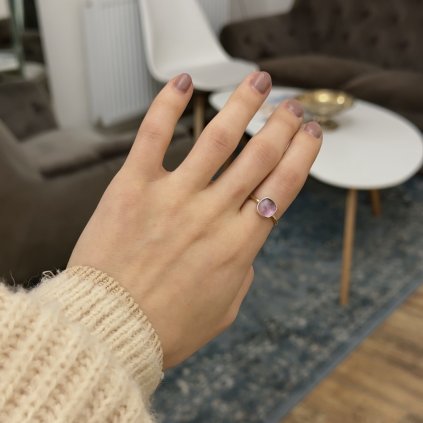 Prsten s ametystem cabochon