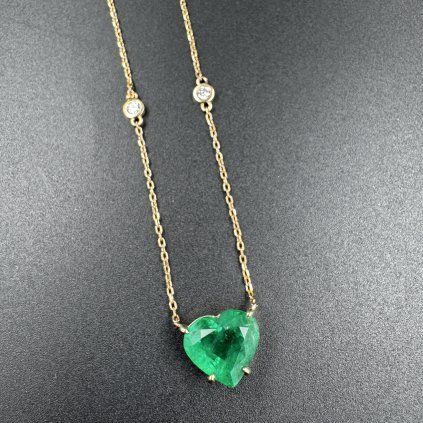 Náhrdelník se smaragdem