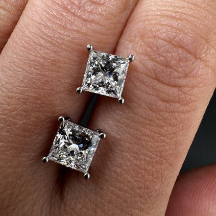 Náušnice s diamanty