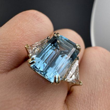 Prsten s topazem a diamanty