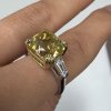 Prsten se žlutým safírem a diamanty
