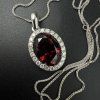 Náhrdelník s červeným granátem