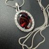 Náhrdelník s červeným granátem