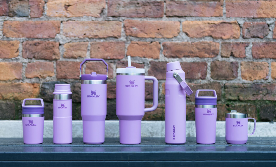 Kvalitní outdoorové termosky a termohrnky Stanley.