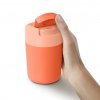 Joseph Joseph cestovní hrnek na kávu nebo čaj Sipp 340 ml korálový 2