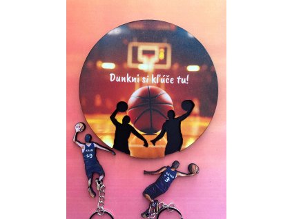 Dunkni si kľúče tu! Personalizovaná drevená kľúčenka pre basketbalistov