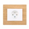 Zásuvka jednonásobná s clonkami DECENTE DŘEVO (Typ Zásuvka s clonkami a přepěťovou ochranou, Varianty Rám: MDF mahagon, Kryt: bílý lesk)