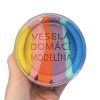 domácí netoxická modelína v duhových barvách
