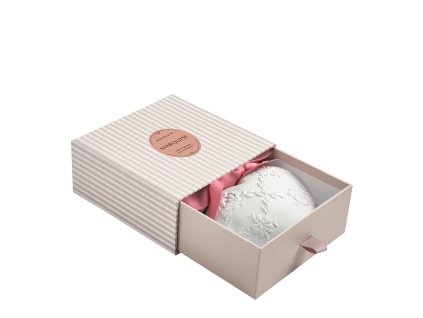 decor parfume coeur brode marquise (1)