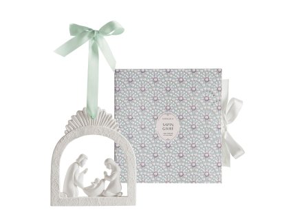 creche de noel parfumee fete nacree sapin givre