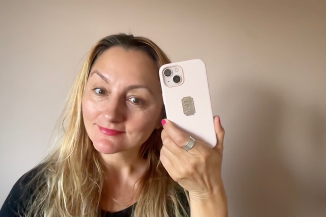 SNÍŽENÍ TEPELNÉHO EFEKTU, KTERÝ VZNIKÁ VLIVEM ZÁŘENÍ MOBILNÍHO TELEFONU