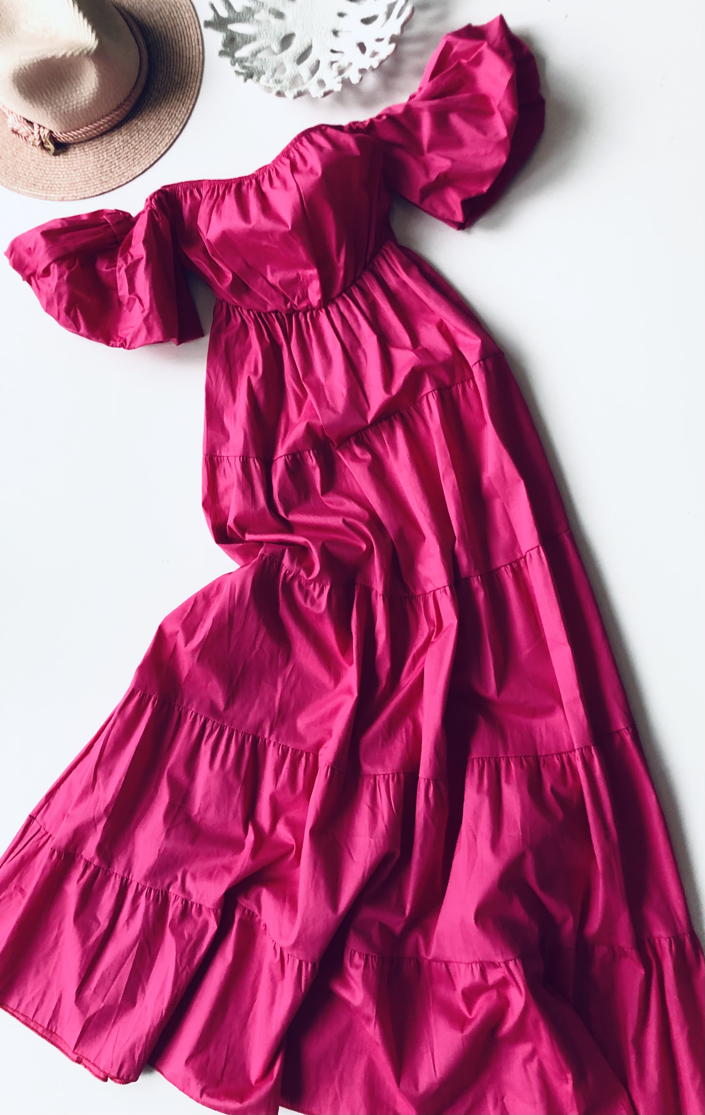 Dlouhé luxusní šaty s balónovými rukávky Barva: Fuchsiová, Velikost: M/L