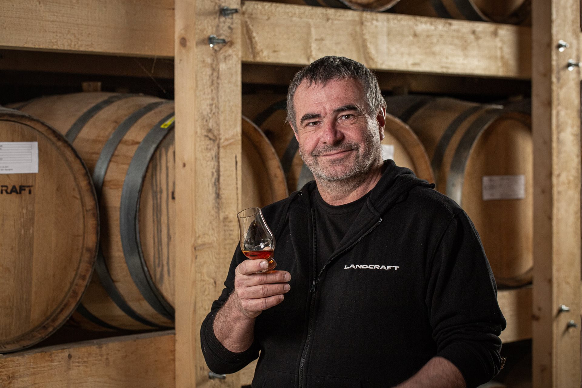 Od léků proti HIV k nejlepším destilátům: Příběh Petra Alexandera a alchymie v Landcraftu