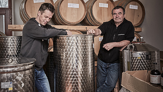 Óda na přírodu stočená do lahve. Landcraft vyrábí unikátní gin hlavně z bylin a ovoce