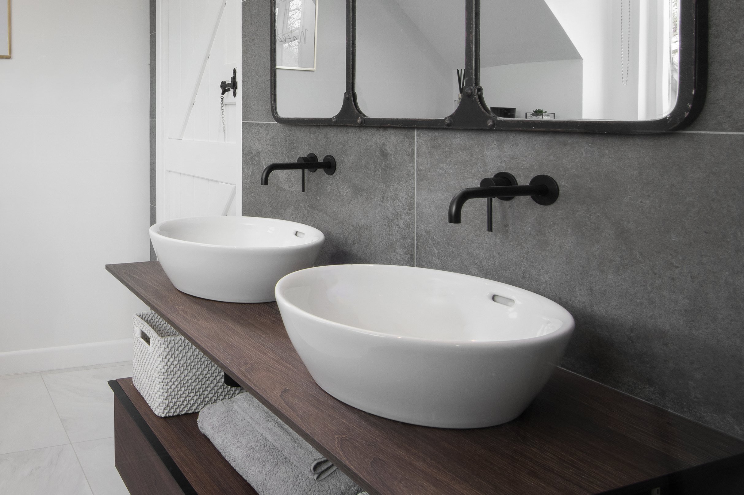 matching-basins-in-industrial-bathroom