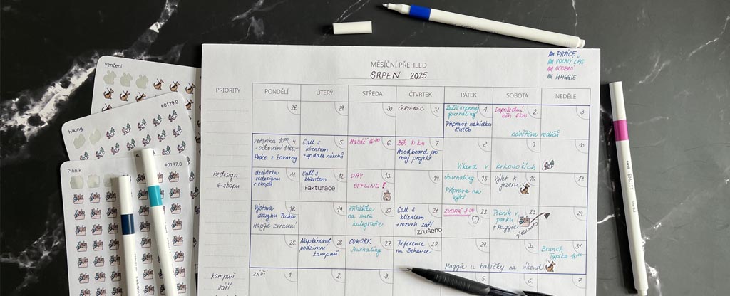 Měsíční plánovač a linery | La Pegatina