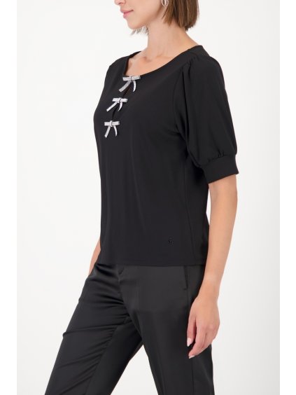 7b553ffb 2452 439f 8164 ff84a0ab6f25