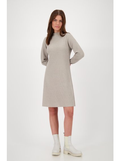 809199 540 Model FullBody 1200