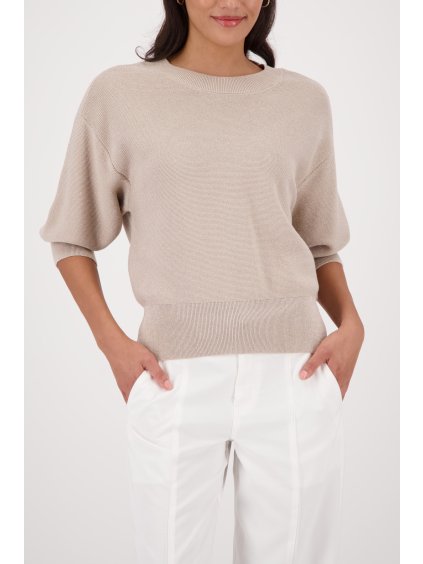 410298 146 Model Front 1200