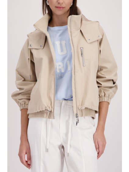 410365 146 Model Front 1200