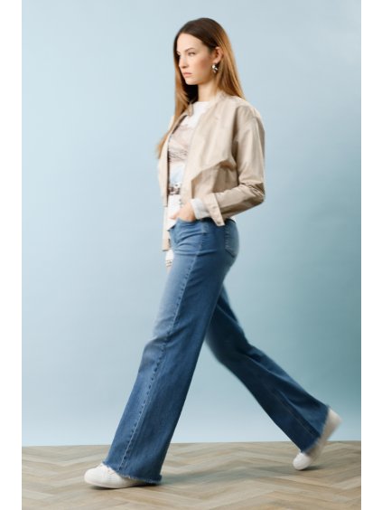 0697a3a1 4141 48fb 8f77 d8938fe107b1