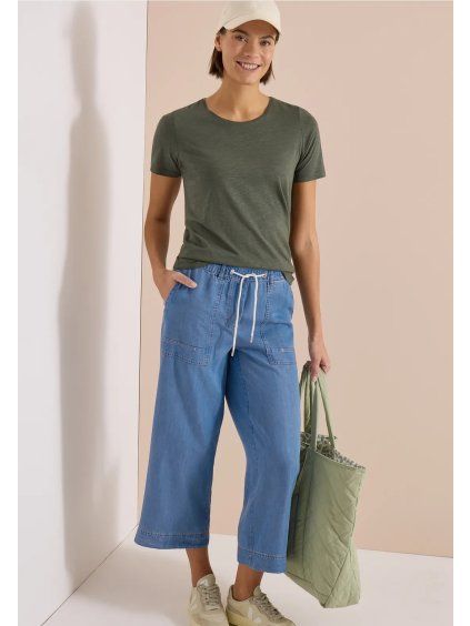 4fcdc438 2828 467b 83f4 8bc556843f39