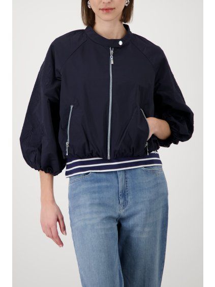 410535 755 Model Front 1200