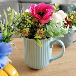 Volné hrníčkové květinky. Parádní třeba pro paní učitelky. 🪷 Cena 240Kč #umelekvetiny #dekoracenamiru #dekoracedobytu...