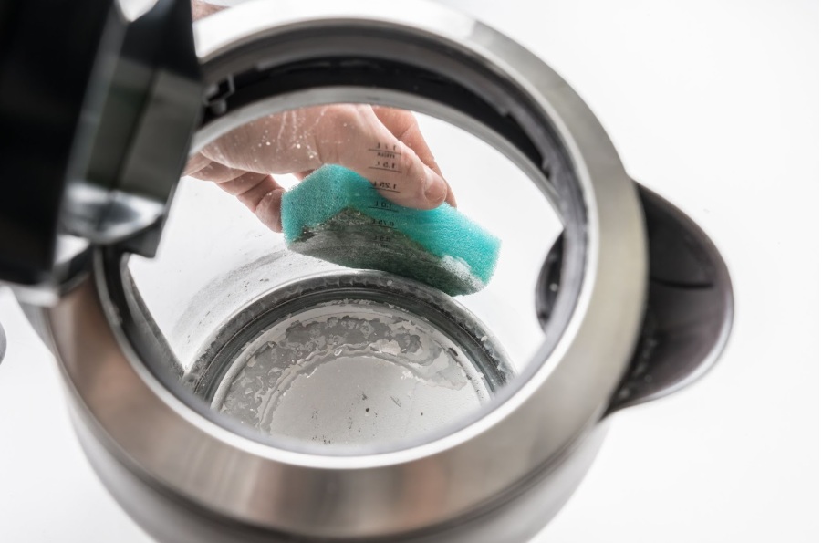 jak-vycistit-rychlovarnou-konvici