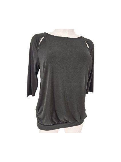 černý top  s otevřenými zády DEFINITIONS