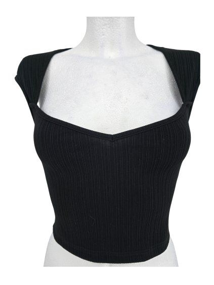 černý crop top SHEIN