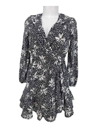 černobílé šaty s volány  NEW LOOK