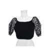 černý crop top  PRETTY LITTLE THING
