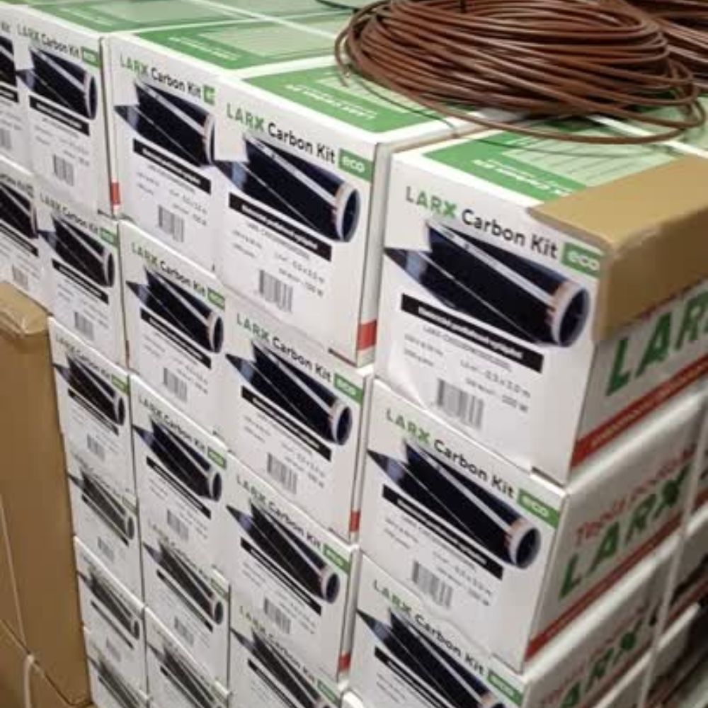 Jak nové povolenky zdraží topení – proč jsou uhlíkové fólie a topné rohože LARX řešením budoucnosti