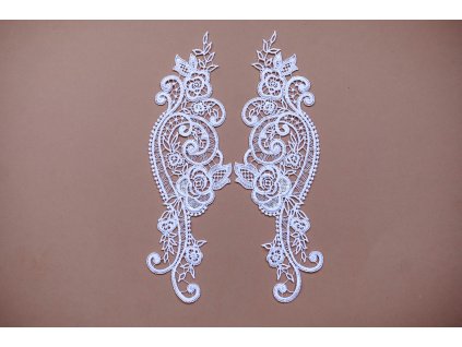 Krajková aplikace bílá