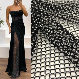 ✨ Černá strečová síťka se stříbrnými kamínky ✨ Pro ty, kteří chtějí zazářit a vystoupit z davu 🖤 Jemná, splývavá síťka,...