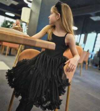 Šaty petit spaghetti od značky Dolly 💜✨️Střih, který lichotí v každém věku, a pohodlí, na které se dá spolehnout ✨️...