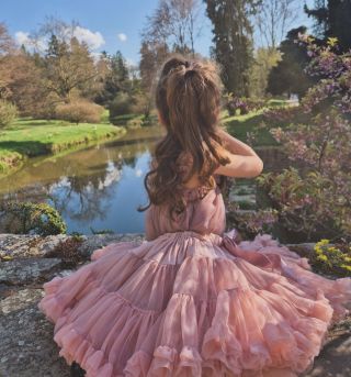 Konečně jsme se dočkali - slunce, šaty a zmrzka ☀️☀️🍦 Užijte si krásný den ☀️👋🎀 #laschicascz #dollybylepetittom...