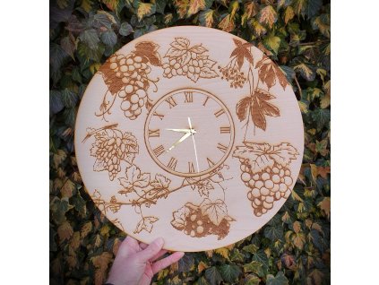 Gravírované hodiny z dreva, hrozno