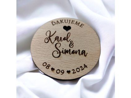 Svadobná magnetka pre hostí – drevený kruh