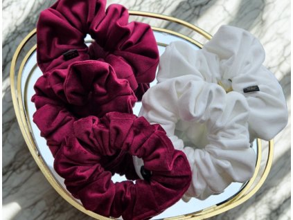 Sametové scrunchies