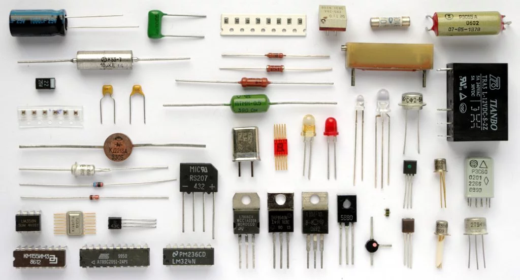 Elektronické součástky – typy a využití