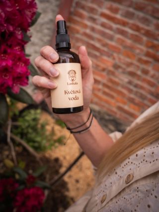 Proč zařadit naši květovou vodu do péče o pleť? 🌼 Protože je to malý krok, který udělá velký rozdíl. Květová voda z...