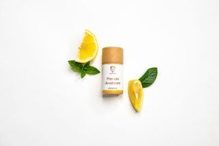Léto začíná a s ním i čas na svěžest, která vydrží. ☀️ Naše přírodní veganské 🌱deodoranty jsou ručně vyráběné v Česku,...