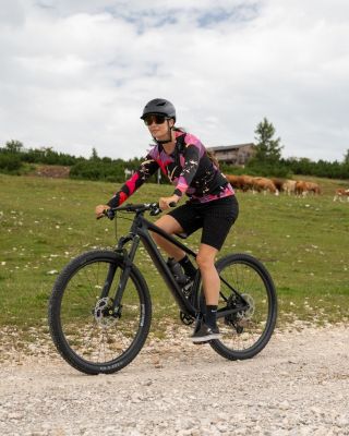 Někdy je nejlepším lékem na shon všedních dní jednoduše vyrazit ven. 🚴‍♀Čerstvý vzduch a cesta před vámi – ideální...