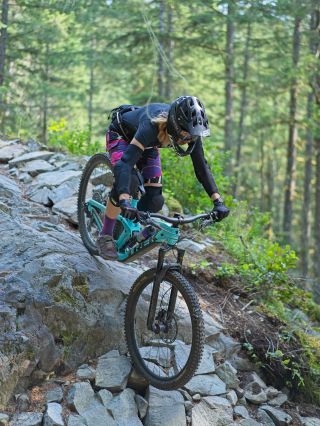 Kdo tvrdí, že holky nemají rády adrenalin? 🤔😍 Díky za fotky @libbym01 #lasoulclothing #bikelover #bikegirl