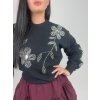 Pulóver s aplikáciou kvetov - čierny